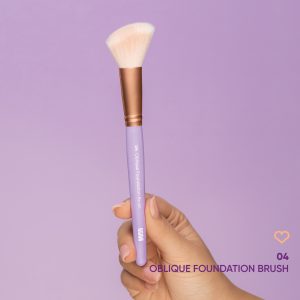 04 Oblique Foundation Brush – Pennello Fondotinta Obliquo
