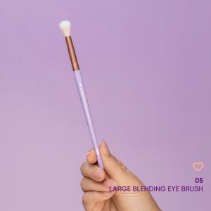 05 Large Blending Eye Brush – Pennello Occhi per Sfumatura Largo